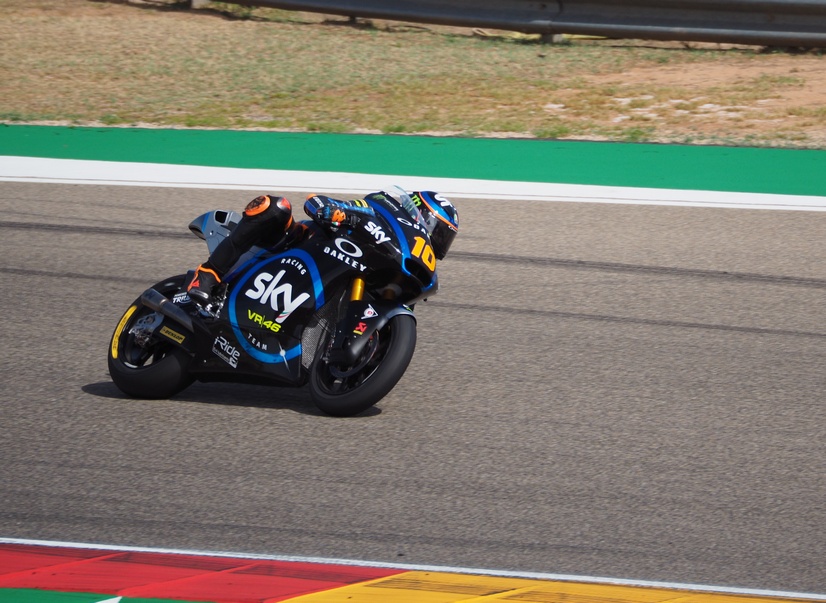 http://www.metalazzo.fr/hfr/moto2/marini-course.JPG